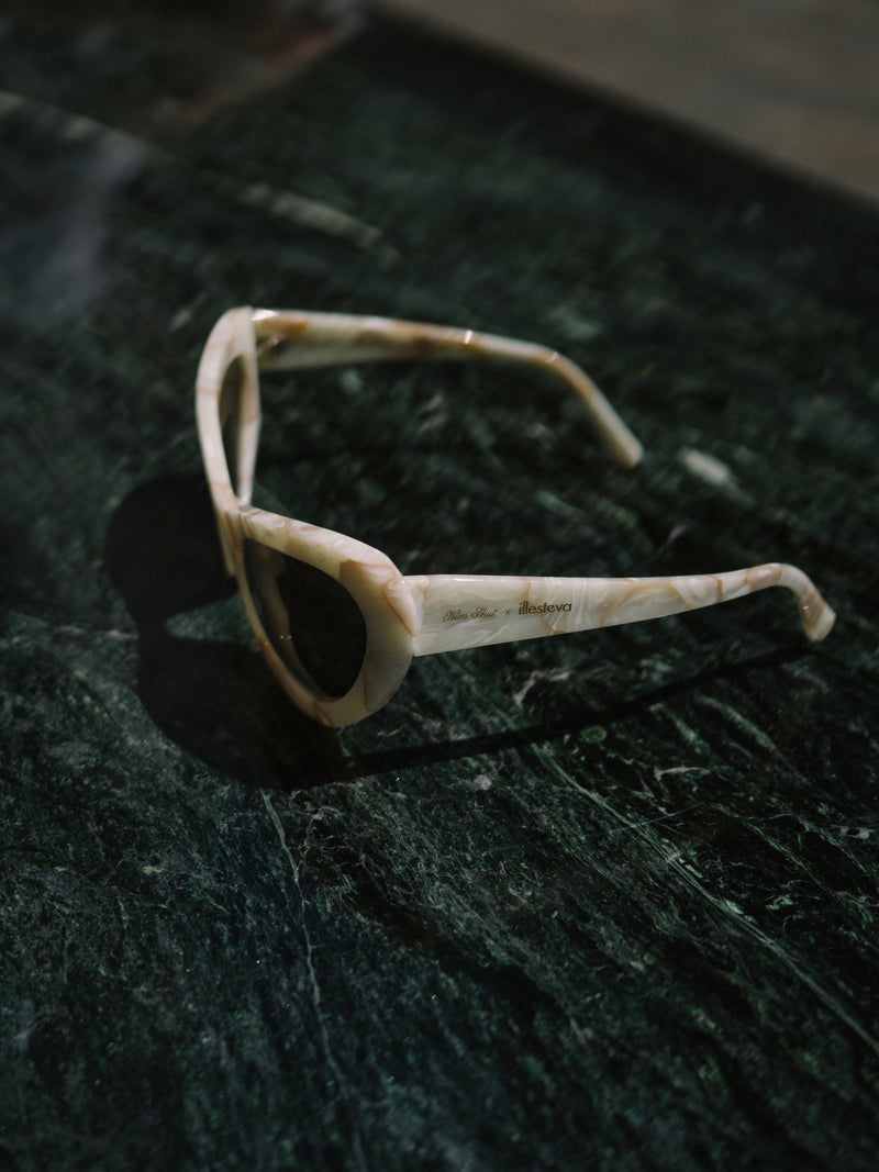 Kim Shui x illesteva -Sunglasses-Savannah Cream Marble/Grey